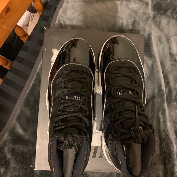 Retro 11 space jam size 9 - Picture 5 of 8